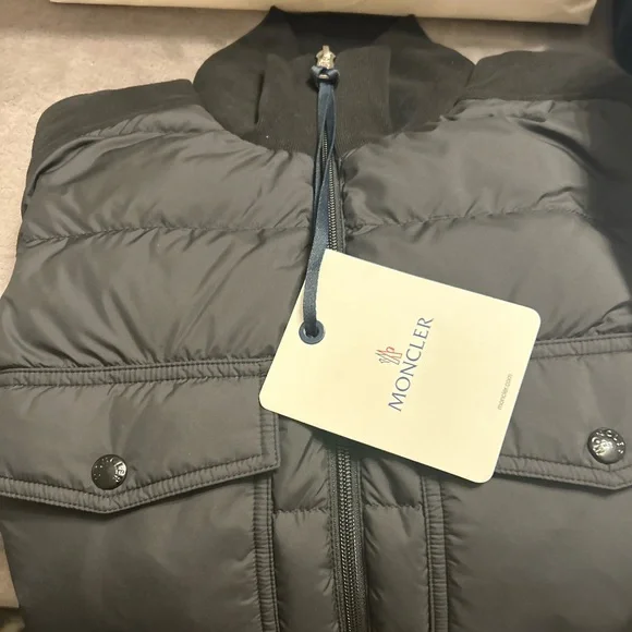 **Brand New Never Worn** Moncler Italy Men’s Size Large Sweater Jacket